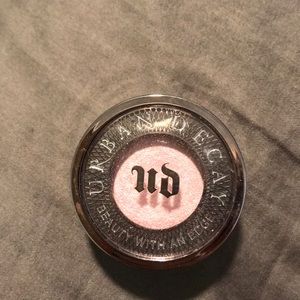 URBAN DECAY EYE SHADOW